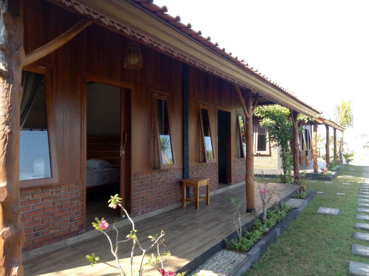 Hôtel Emir Surfcamp à Pulukan Extérieur photo